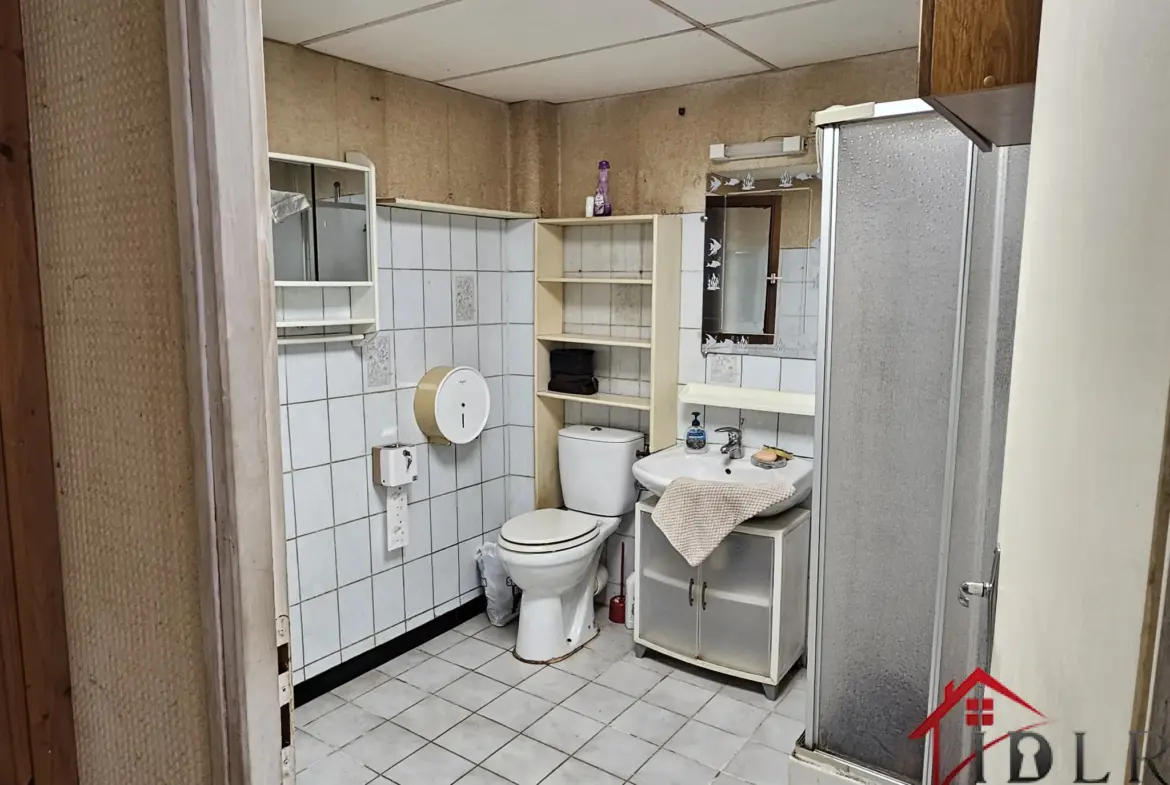 Vente maison à Montreuil-sur-Blaise comprenant deux logements et une remise 