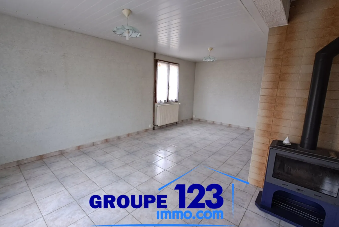 Maison de 1994 avec 3 chambres et garage à Chamvres 
