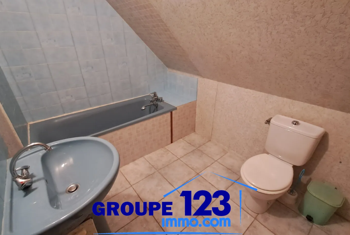 Maison de 1994 avec 3 chambres et garage à Chamvres 