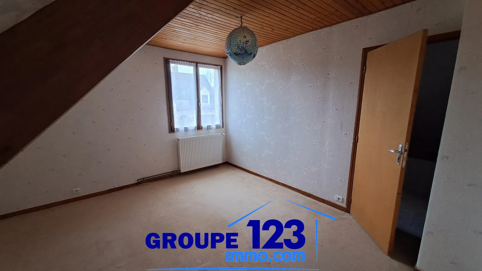 Maison de 1994 avec 3 chambres et garage à Chamvres 