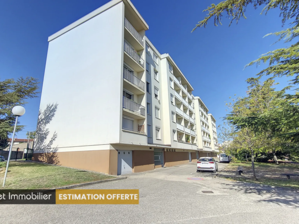 Appartement T4 rénové de 77 m² à Irigny, résidence sécurisée 