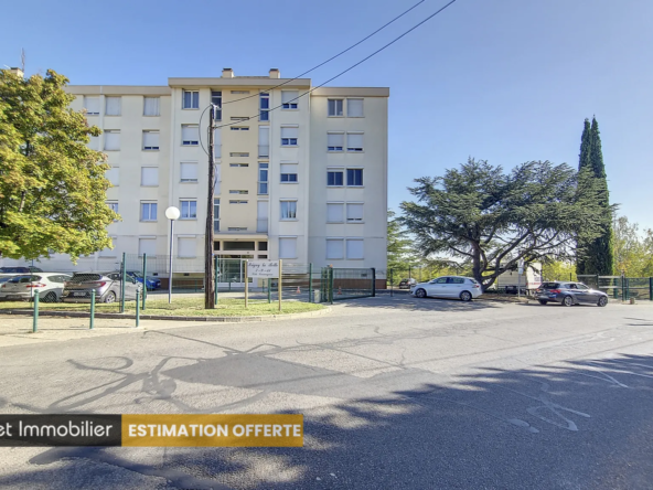 Appartement T4 rénové de 77 m² à Irigny, résidence sécurisée 