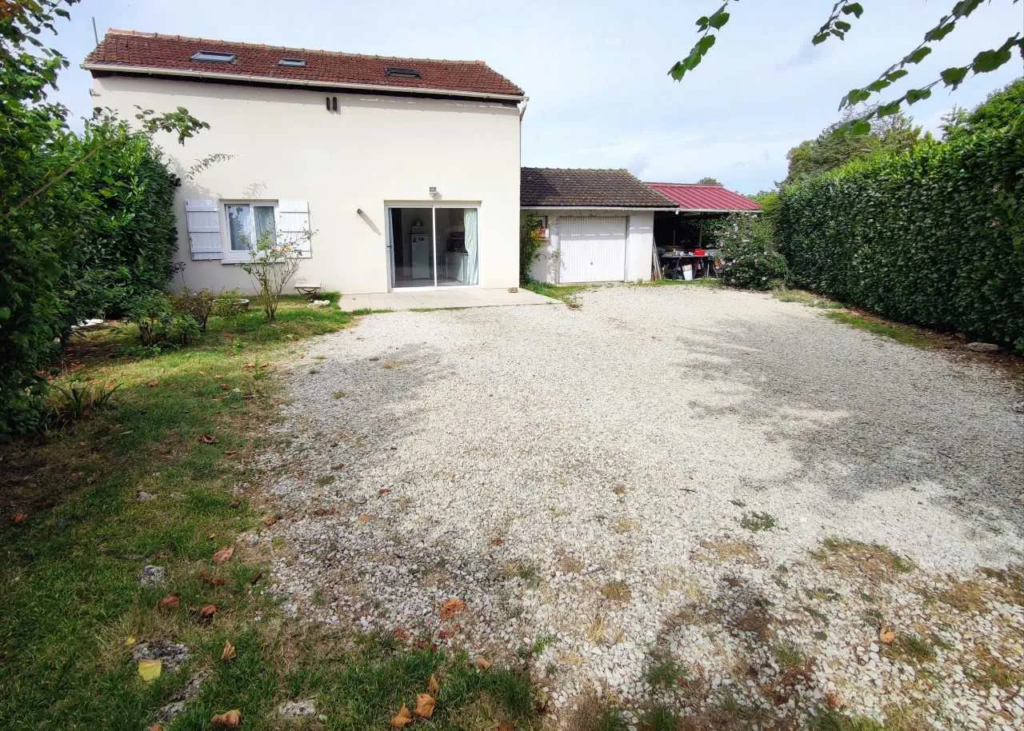 Maison individuelle à Oysonville - 91 m² avec jardin et garage