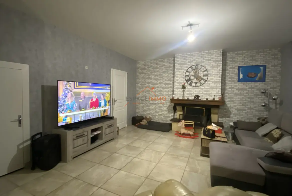 Maison de 138 m² à Trith Saint Léger avec 4 chambres et jardin 