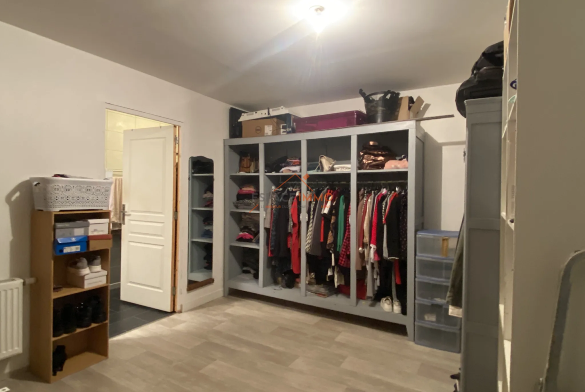 Maison de 138 m² à Trith Saint Léger avec 4 chambres et jardin 