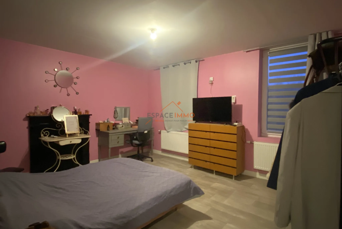 Maison de 138 m² à Trith Saint Léger avec 4 chambres et jardin 