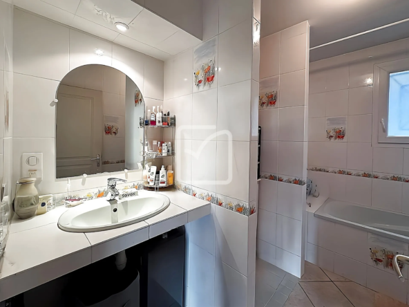Maison d'exception à Saint-Projet avec parc et piscine 