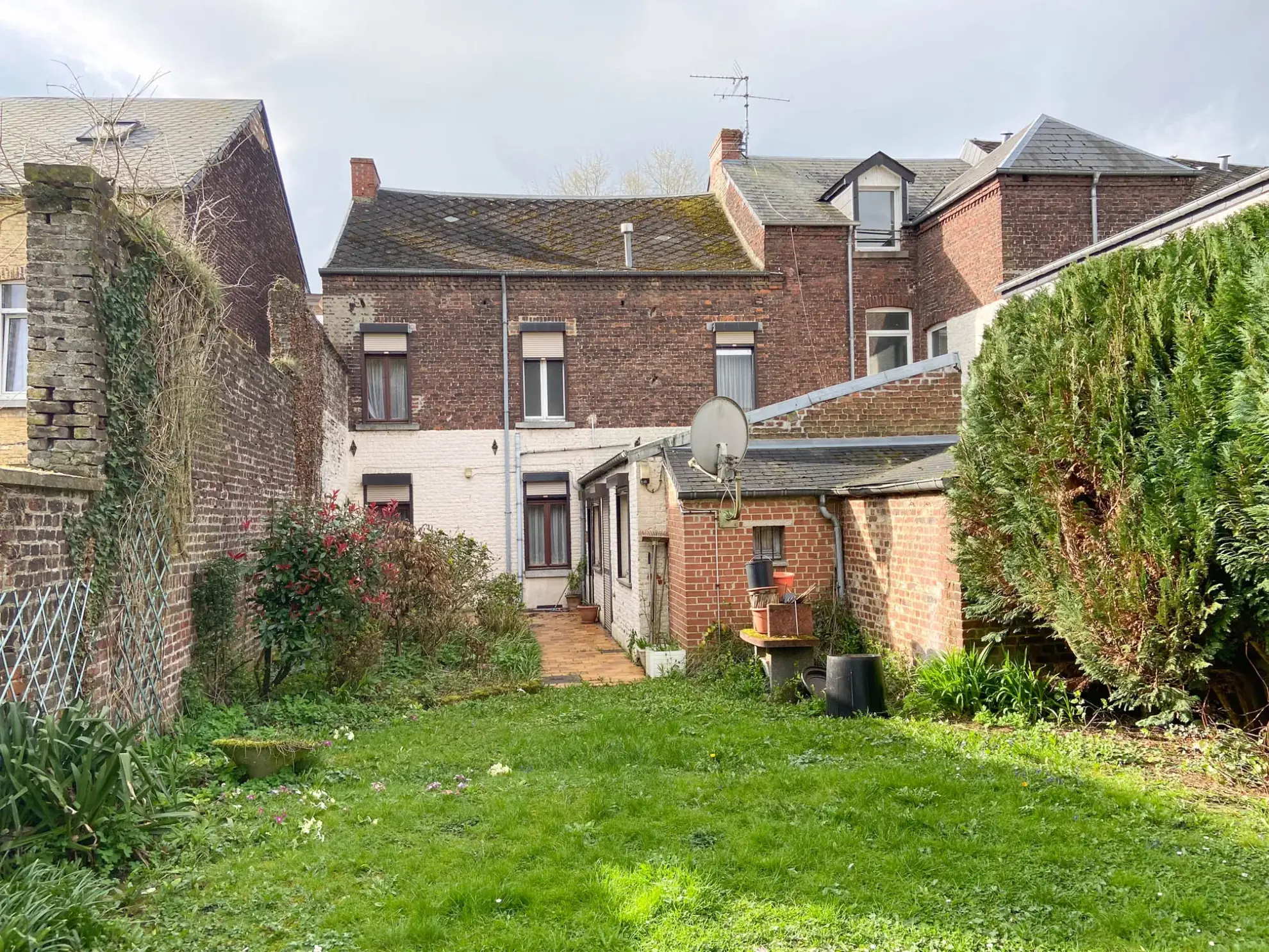Spacieuse maison semi-individuelle à Jeumont - 134 m² - 5 chambres 