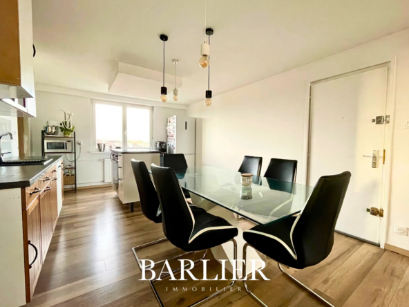 Appart 3 pièces 77m2 à Strasbourg avec balcon 