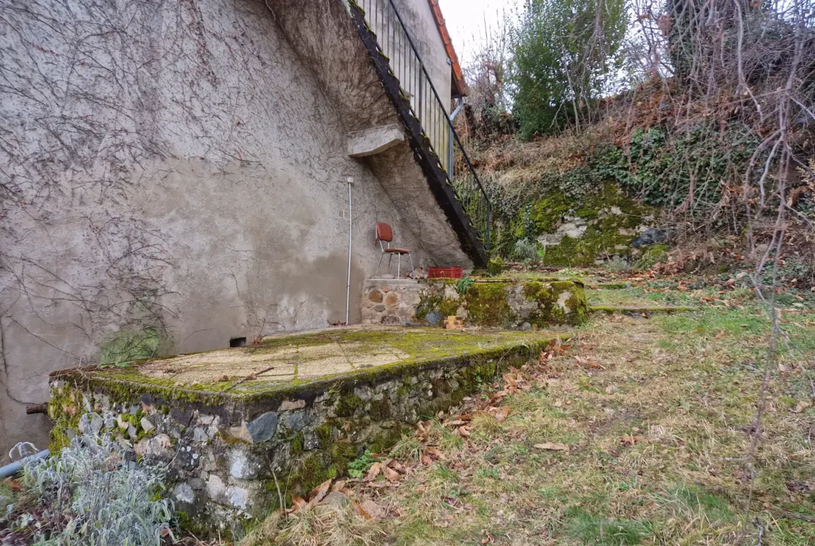 À vendre maison en pierres à Saint-Prix - 103 m² - 2 chambres 