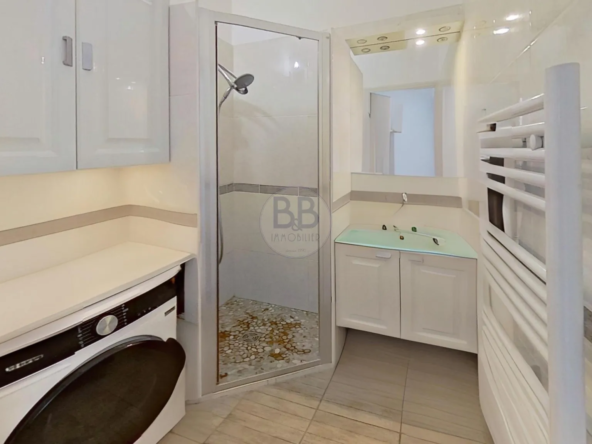 À vendre : appartement lumineux à Saint-Aygulf, proche plages 