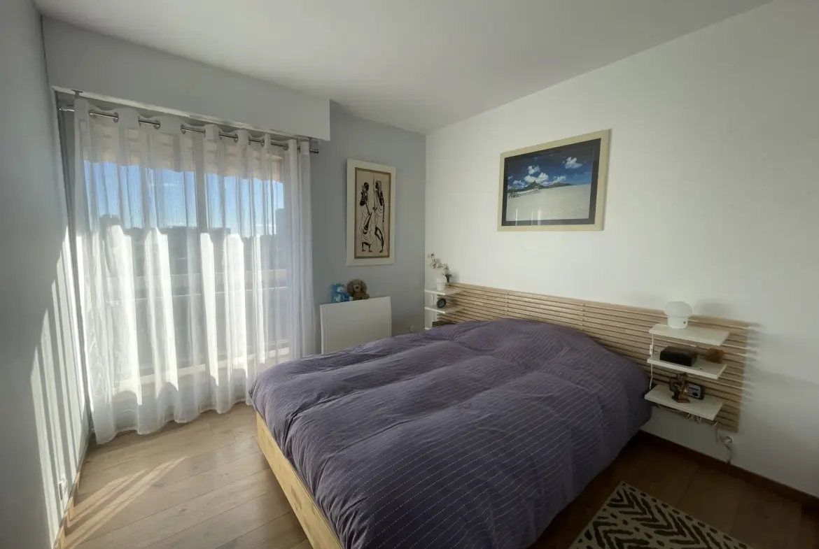 Appartement de 3 pièces entièrement rénové à Toulon Est 