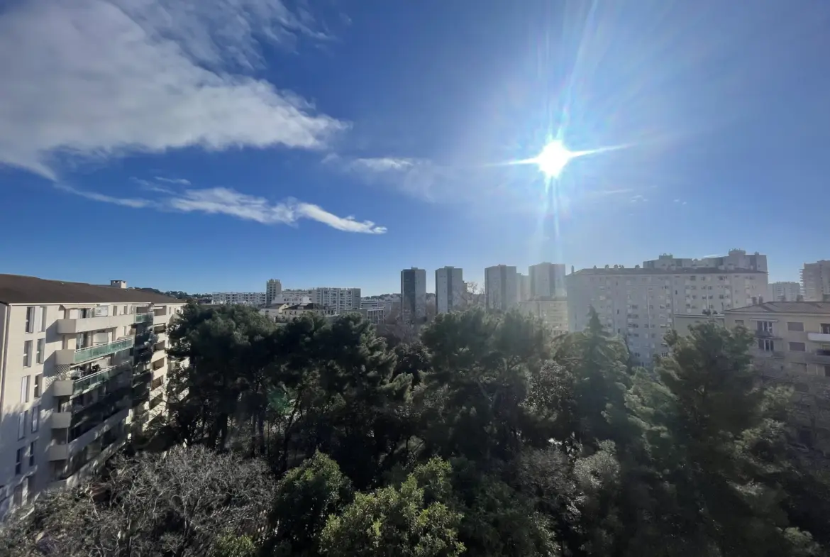 Appartement de 3 pièces entièrement rénové à Toulon Est 