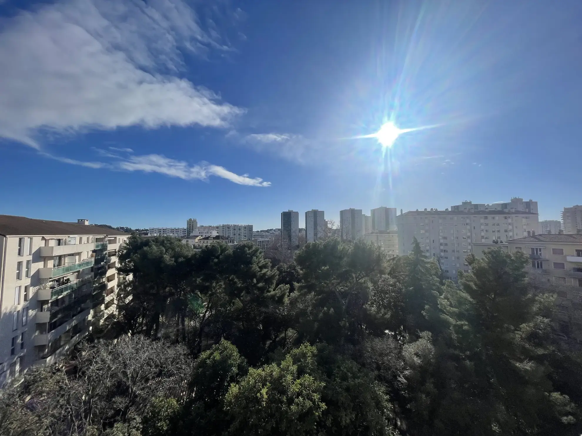 Appartement de 3 pièces entièrement rénové à Toulon Est 