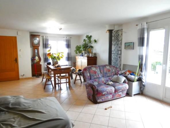Maison de plain-pied sur sous-sol total à Labrousse avec jolie vue 