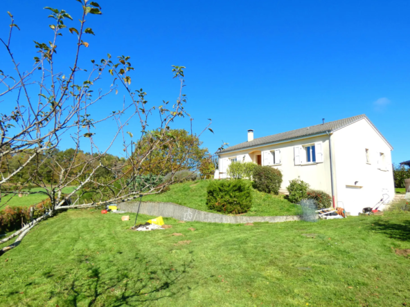 Maison de plain-pied sur sous-sol total à Labrousse avec jolie vue 