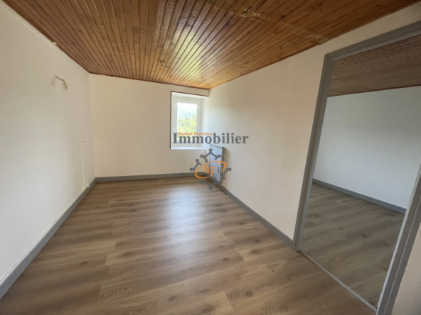 Vente maison en pierres à Broquiès avec terrasses et grand terrain 