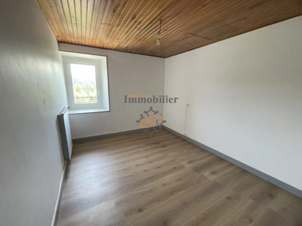 Vente maison en pierres à Broquiès avec terrasses et grand terrain 