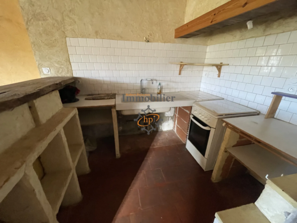 Vente maison en pierres à Broquiès avec terrasses et grand terrain 