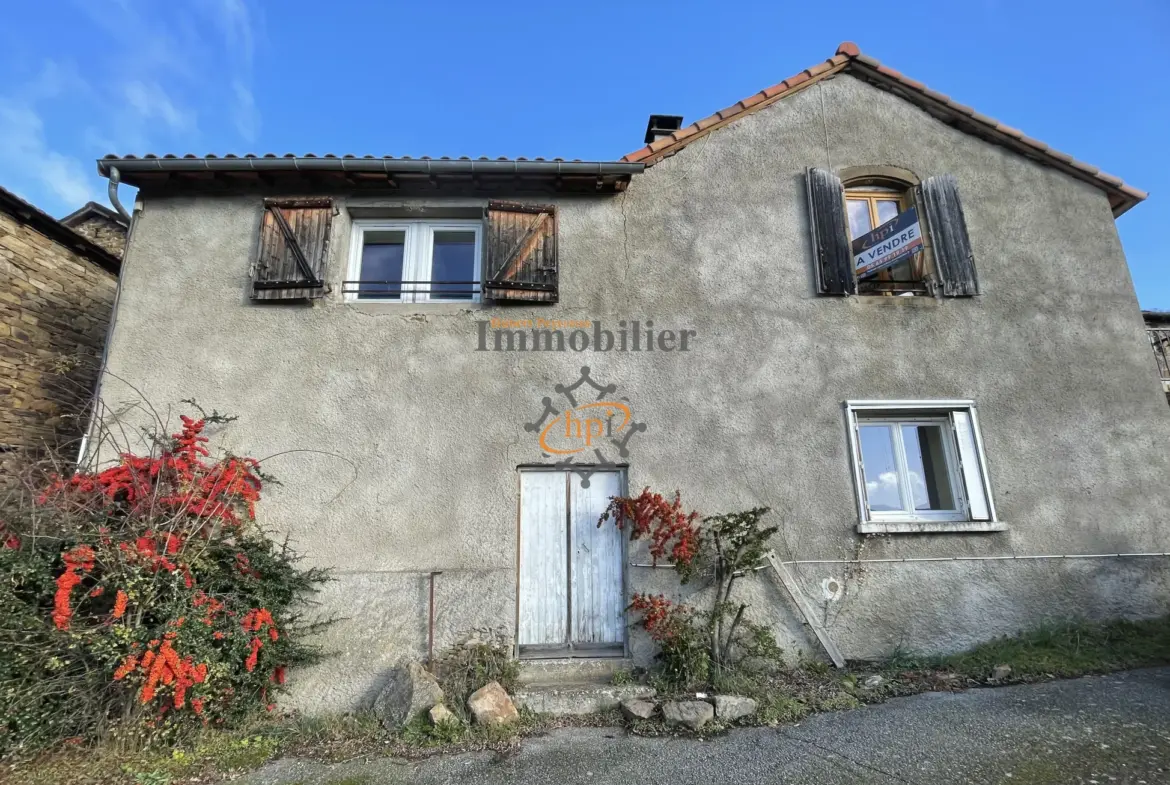 Vente maison en pierres à Broquiès avec terrasses et grand terrain 