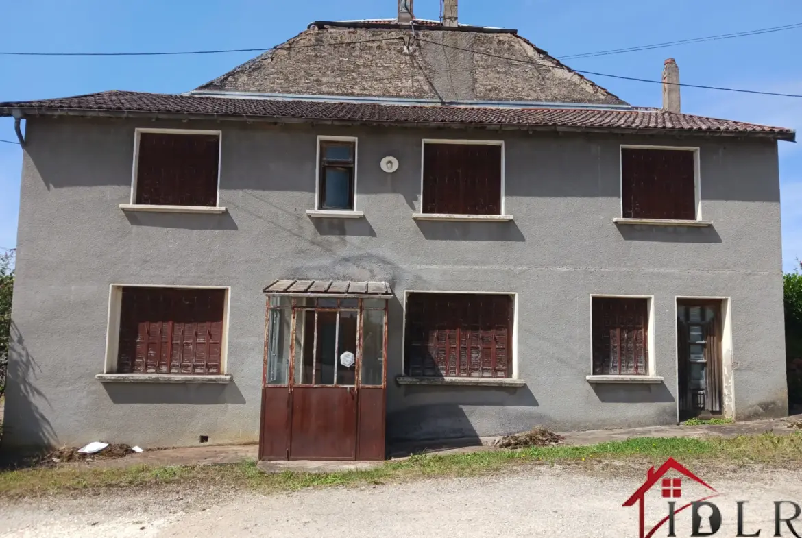 Maison à rénover de 72m2 à Bussières-les-Belmont 