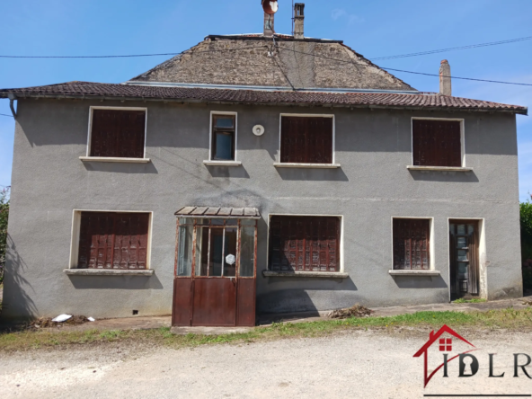 Maison à rénover de 72m2 à Bussières-les-Belmont 