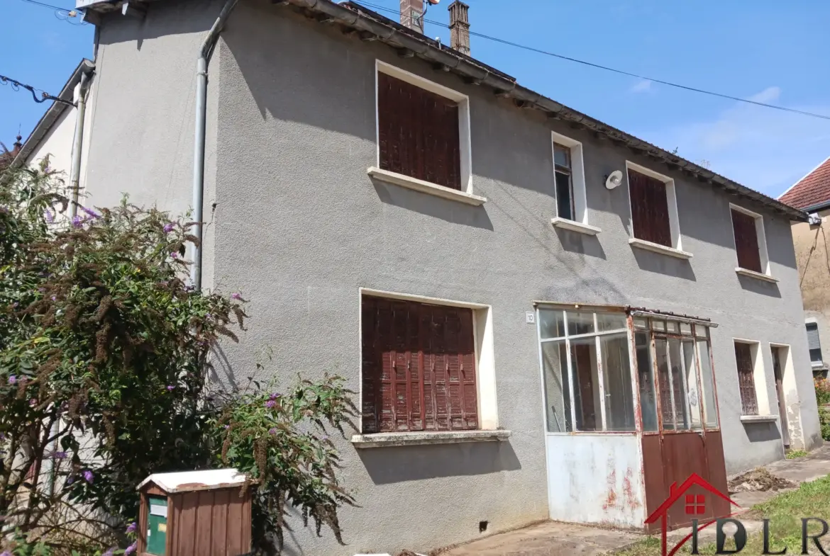Maison à rénover de 72m2 à Bussières-les-Belmont 