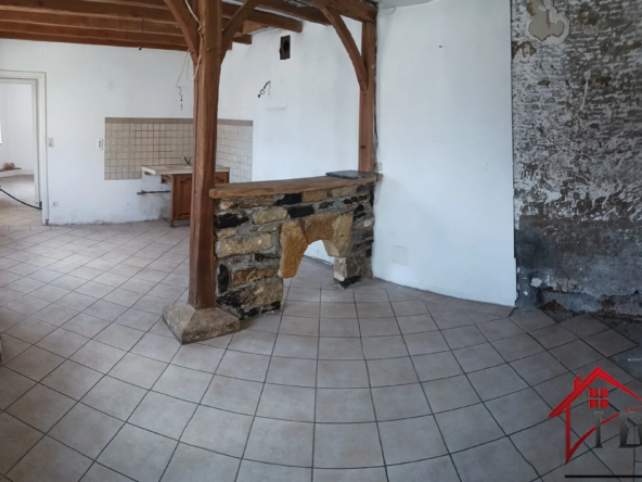 Maison à rénover de 72m2 à Bussières-les-Belmont 