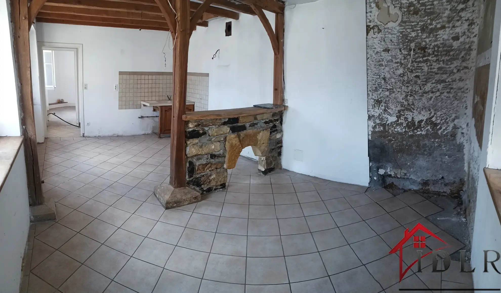 Maison à rénover de 72m2 à Bussières-les-Belmont 