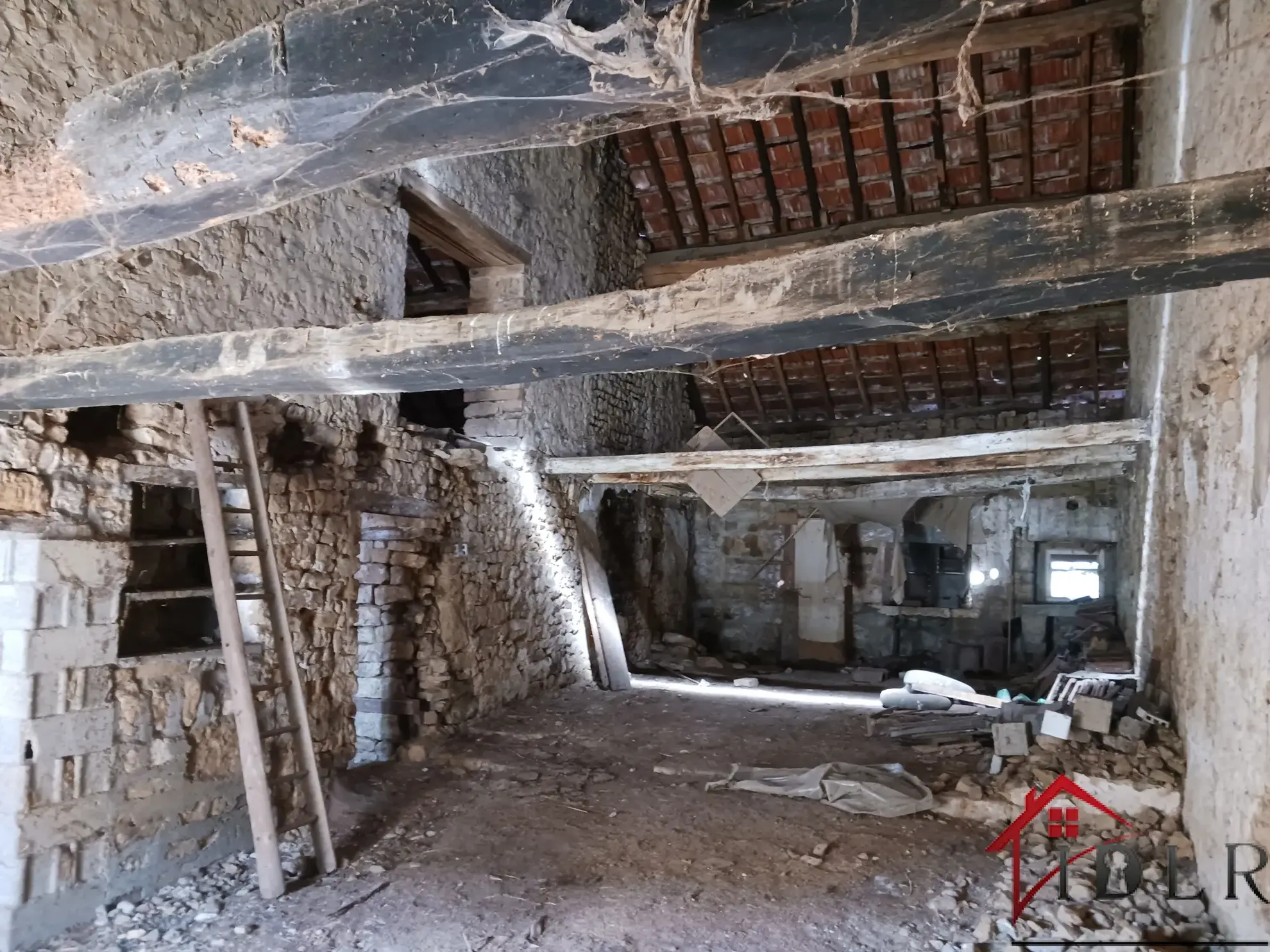 Maison à rénover de 72m2 à Bussières-les-Belmont 