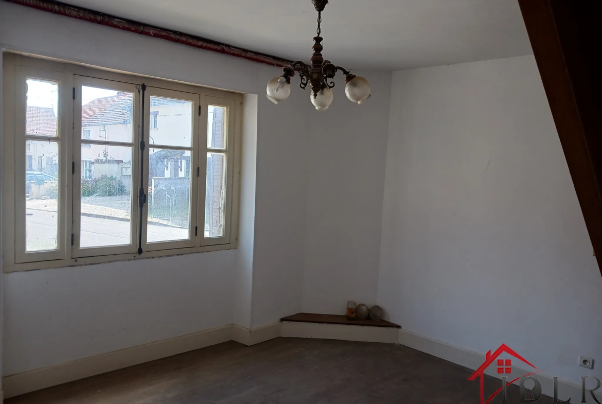 Maison à rénover de 72m2 à Bussières-les-Belmont 