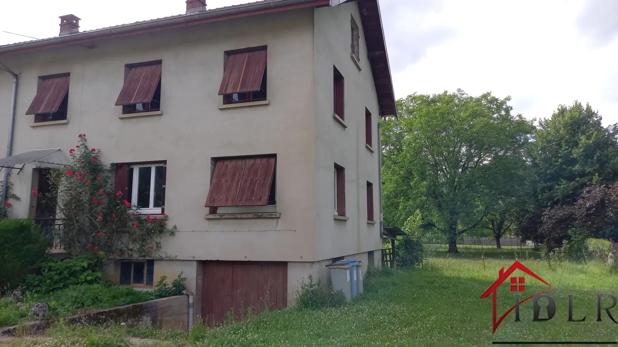 Maison Mitoyenne de 140 m² à Voiteur avec Terrain de 15 ares 