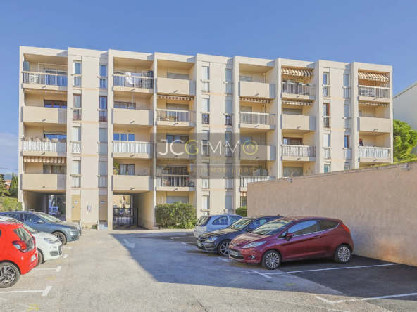 Appartement T3 lumineux de 64 m2 à vendre avec terrasse et garage à la Seyne-sur-Mer 