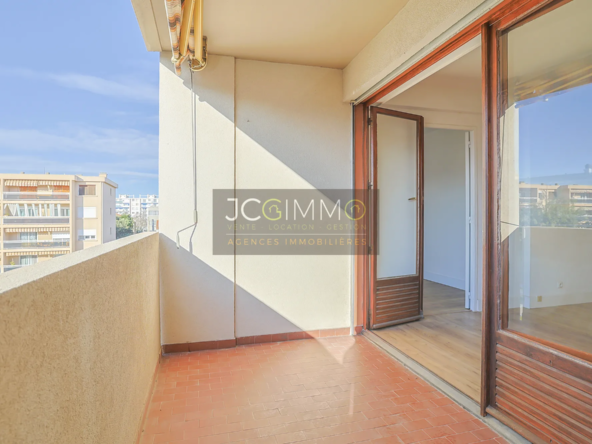 Appartement T3 lumineux de 64 m2 à vendre avec terrasse et garage à la Seyne-sur-Mer 