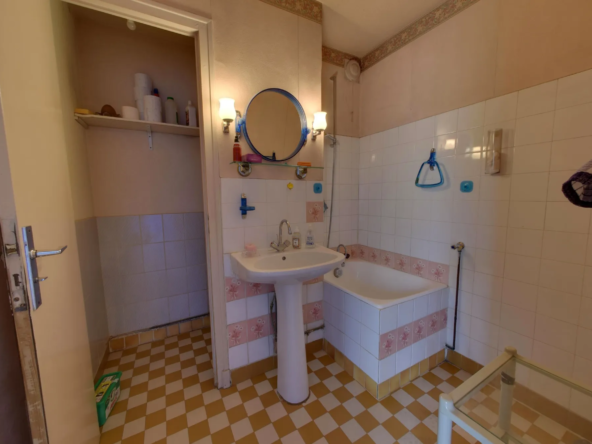 T3 avec travaux à vendre à Grenoble - Vue dégagée 