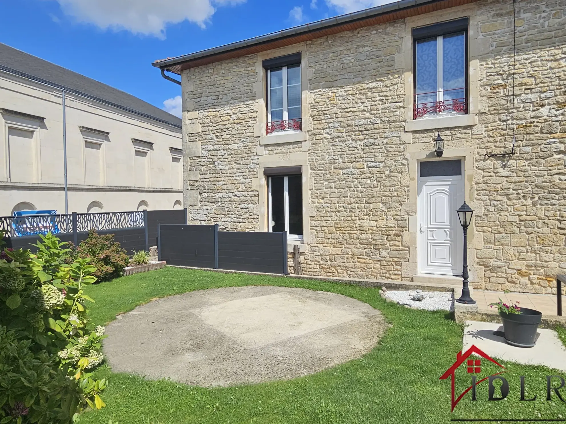 Maison mitoyenne à vendre à Wassy - 149 m² avec jardin et garage 