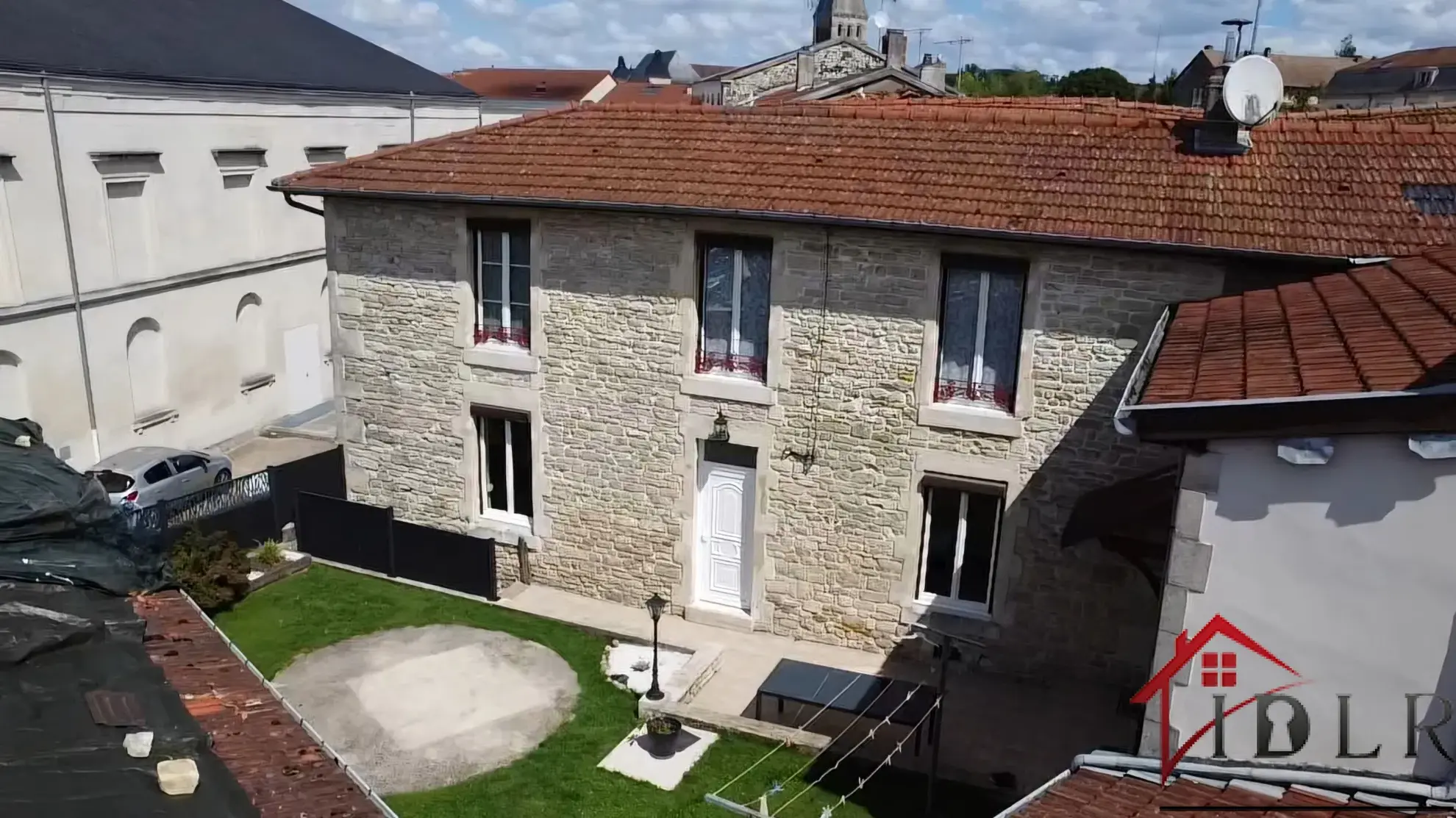 Maison mitoyenne à vendre à Wassy - 149 m² avec jardin et garage 