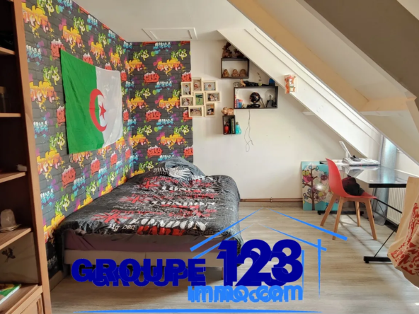 Pavillon spacieux avec garage indépendant à Villechetive 