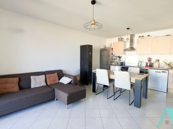 Appartement T3 avec terrasse et garage à La Seyne-sur-Mer 