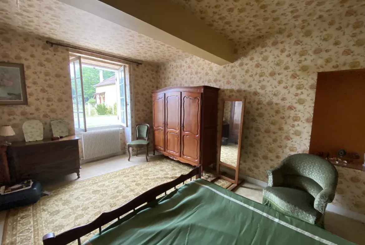 Maison à rénover à Pujols sur Ciron de 200 m² avec jardin 