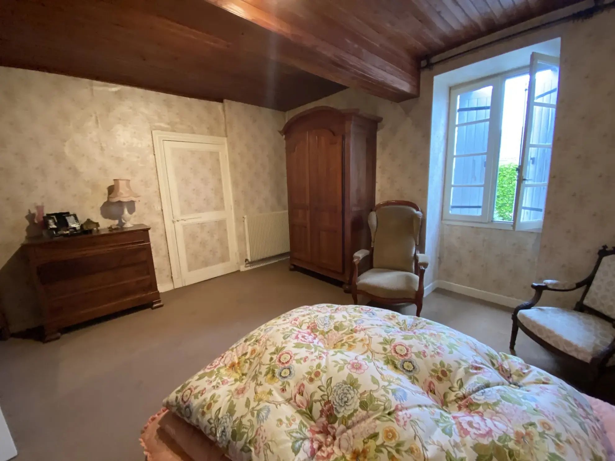 Maison à rénover à Pujols sur Ciron de 200 m² avec jardin 