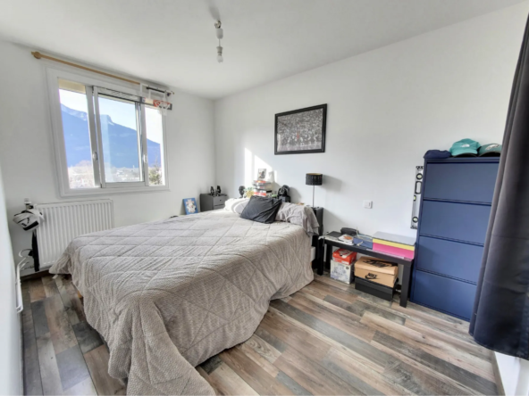 Vente appartement T5 avec balcon et vue sur montagnes à Saint Égrève 