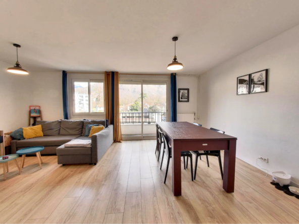 Vente appartement T5 avec balcon et vue sur montagnes à Saint Égrève 