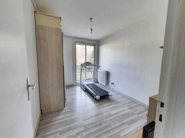 Vente appartement T5 avec balcon et vue sur montagnes à Saint Égrève 