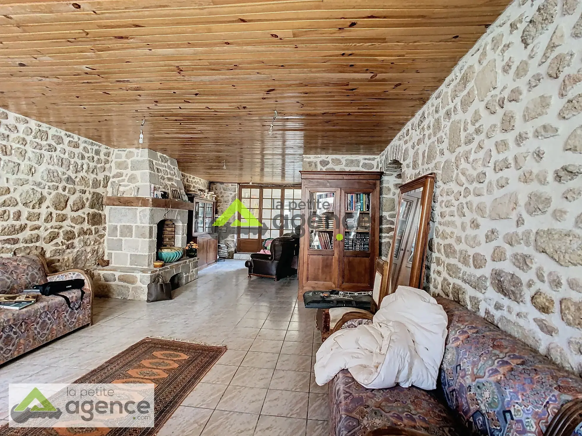 Grande maison de ville à Bellegarde-en-Marche 