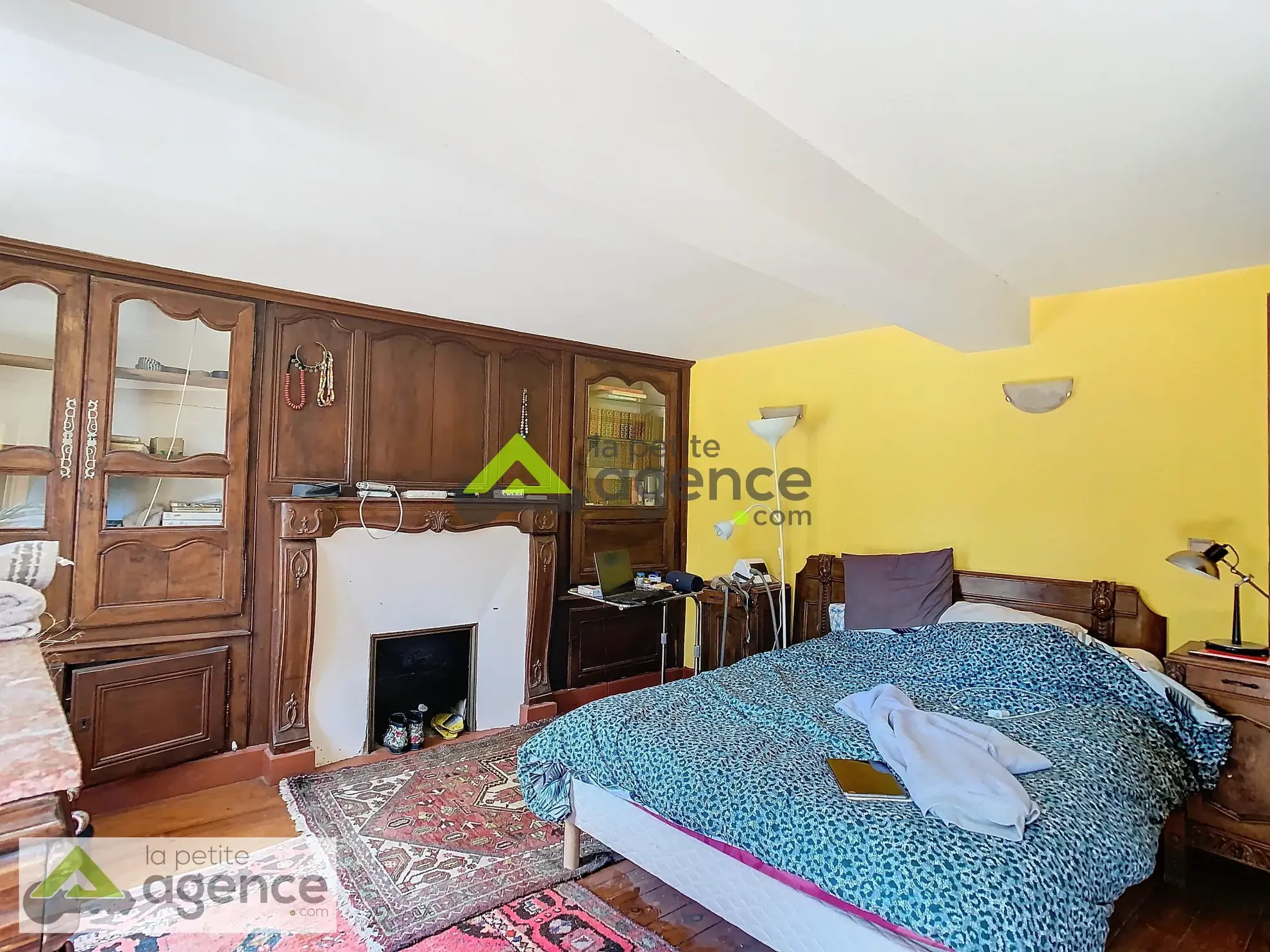 Grande maison de ville à Bellegarde-en-Marche 