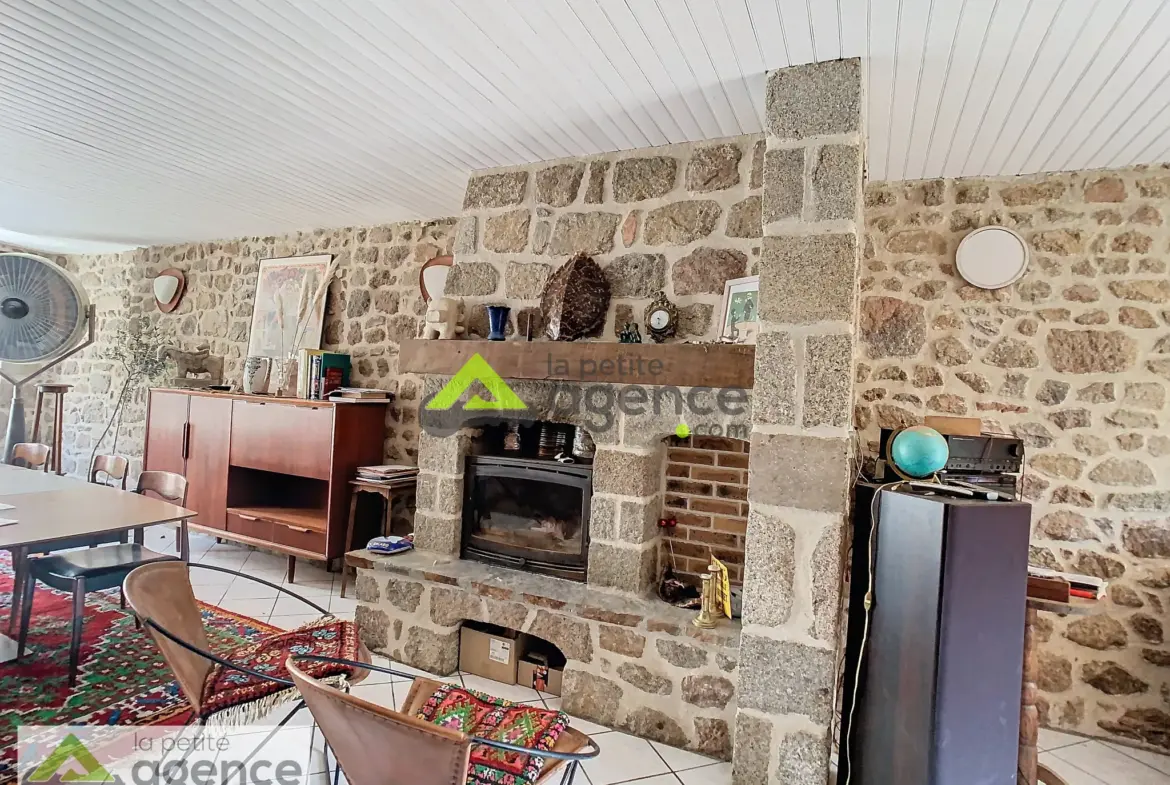 Grande maison de ville à Bellegarde-en-Marche 
