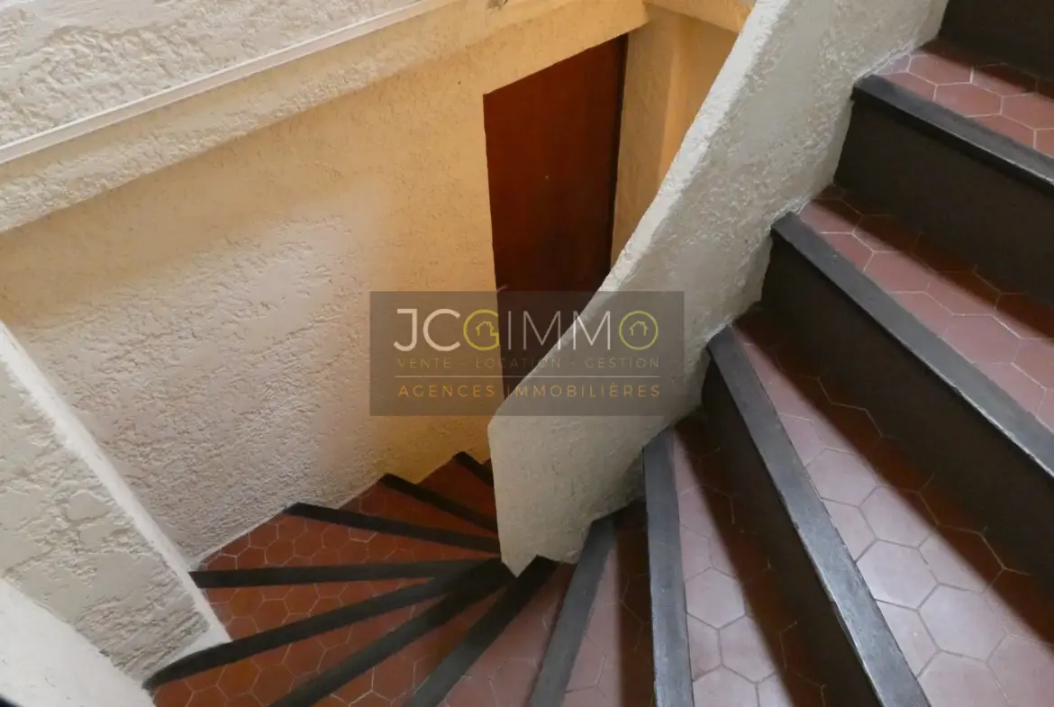 Appartement T2 46 m² en parfait état à Sollies Toucas 