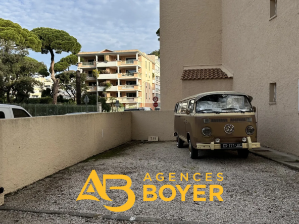 Studio à Hyères Le Port avec parking dans résidence sécurisée 