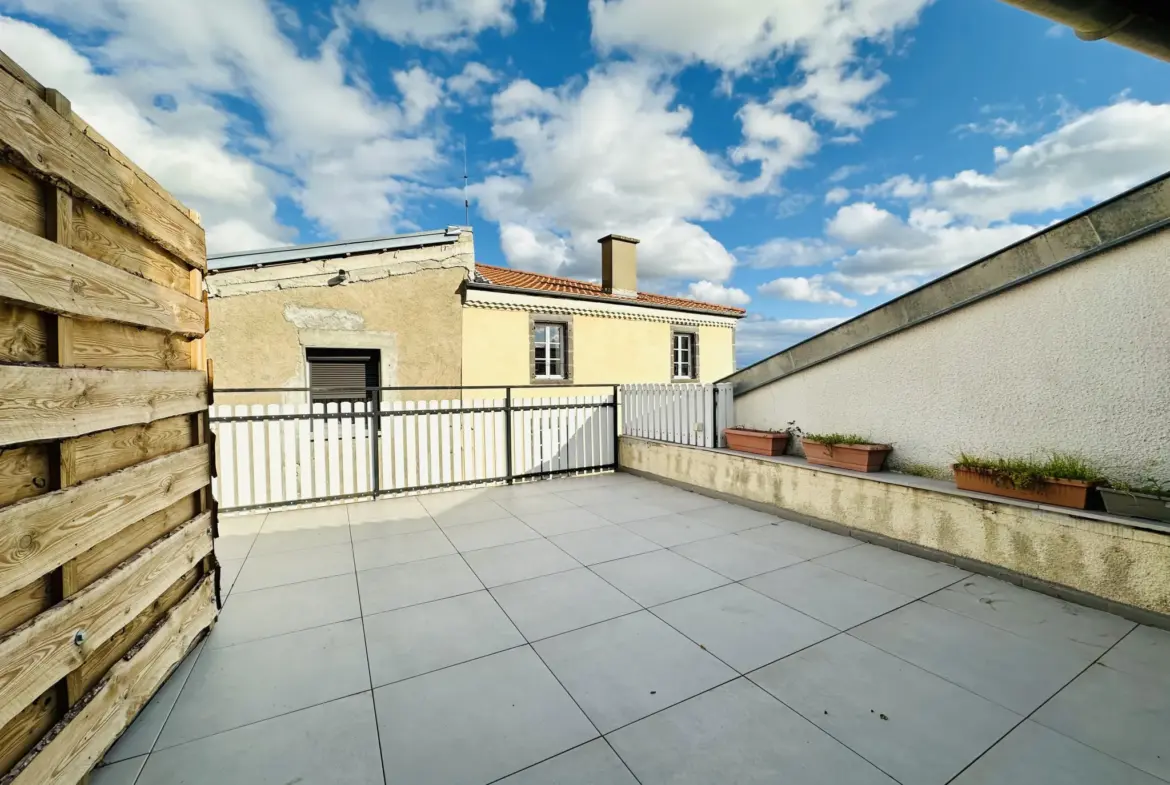Charmante Maison de Bourg avec Terrasse à Cournon d'Auvergne 